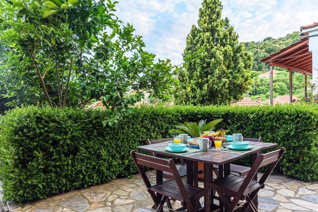 Small House With Garden & View Promirion Exterior foto